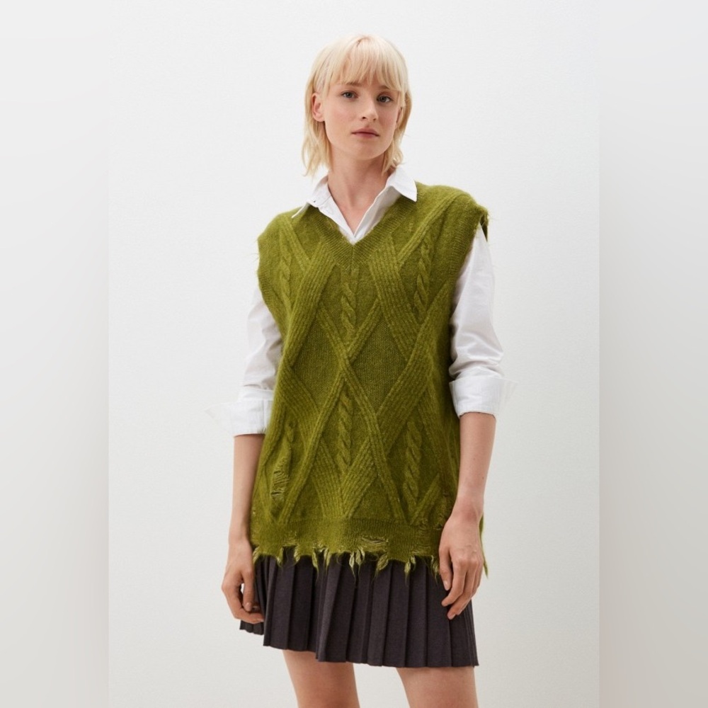 JNBY Green Cable Knit Sweater Vest